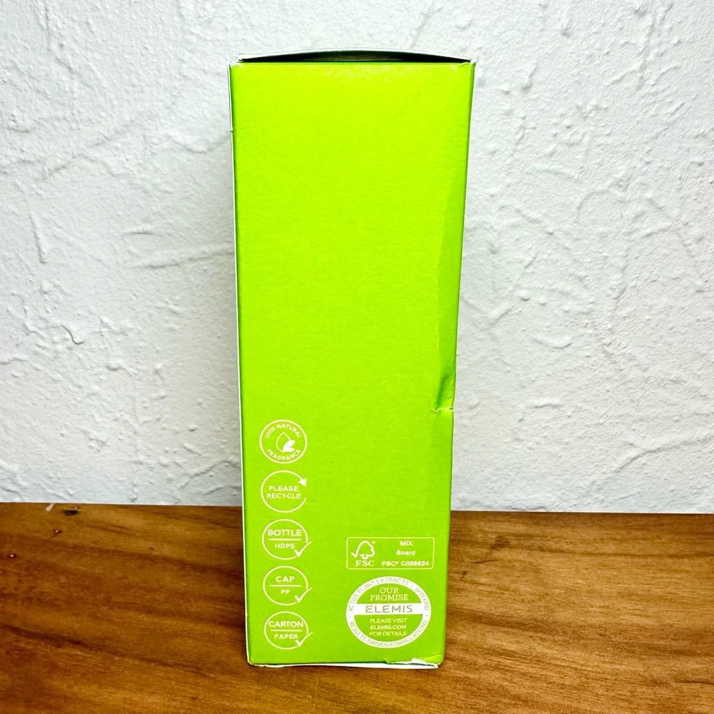 Elemis Cleansing Foam - Picture 2 of 11